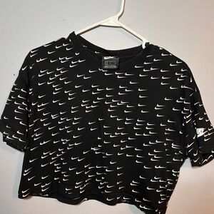 Medium Nike black and white checked crop top